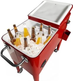 AXI Retro Cooler Rood - Koeler Met Wielen - 76L Inhoud - Koelbox Met Aftapkraan 39 AXI Retro Cooler Rood - Koeler Met Wielen - 76L Inhoud - Koelbox Met Aftapkraan -Buiten Kamperen 1075x1200