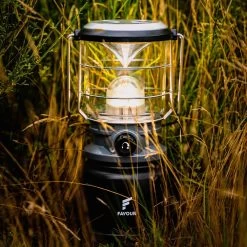 Favour L0944 Retro LED Lantaarn Hoog Vermogen 1300 Lumen, Vintage Design, Tuinlantaarn, Camping Lamp, Stormlantaarn Kleurtemperatuur Instelbaar Warm Wit Tot Koel Wit, Traploos Dimbaar Incl. Kaarslichtstand -Buiten Kamperen 1200x1200 1342