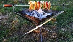 Firekorf + Grill + Spit : Opvouwbare Vuurkorf / Vuurschaal Met Rooster En Spit - Draagbare BBQ - Opbergtas - Kampeer Grill - Kookset -Buiten Kamperen 1200x685