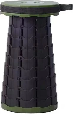 Kampeerkruk - Uitschuifbare Kruk - Military / Groen - Tot 120 Kg - Travel Stool - INCLUSIEF OPBERGZAK - Opvouwbare Campingkruk - Inklapbaar Krukje - Telescopische Kruk - Camping - Outdoor -Buiten Kamperen 770x1200